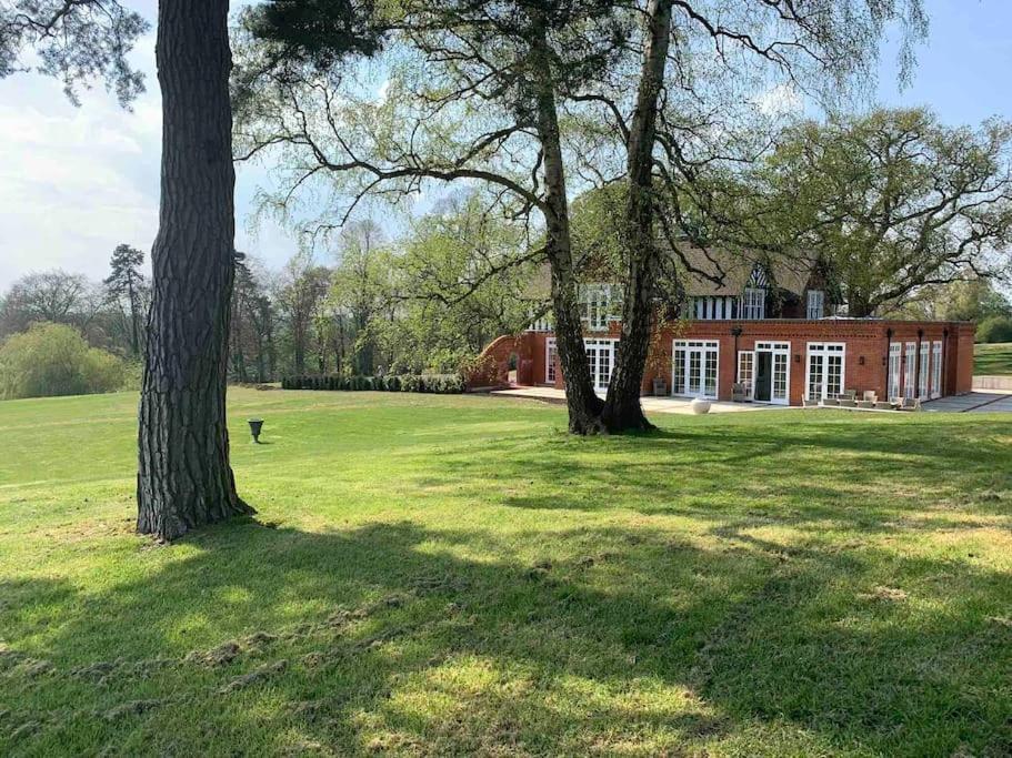 The Carriage House Villa Salisbury Exterior photo